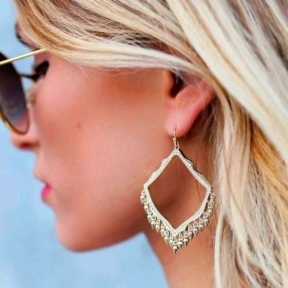 New Lacy Fringe Kendra Scott Gold Earrings - Picture 6 of 10